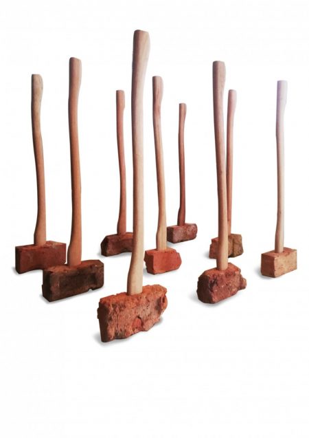 Warren Maroon, Getuig, 2020. Found Bricks and wooden handle, 94 x 24 x 8cm